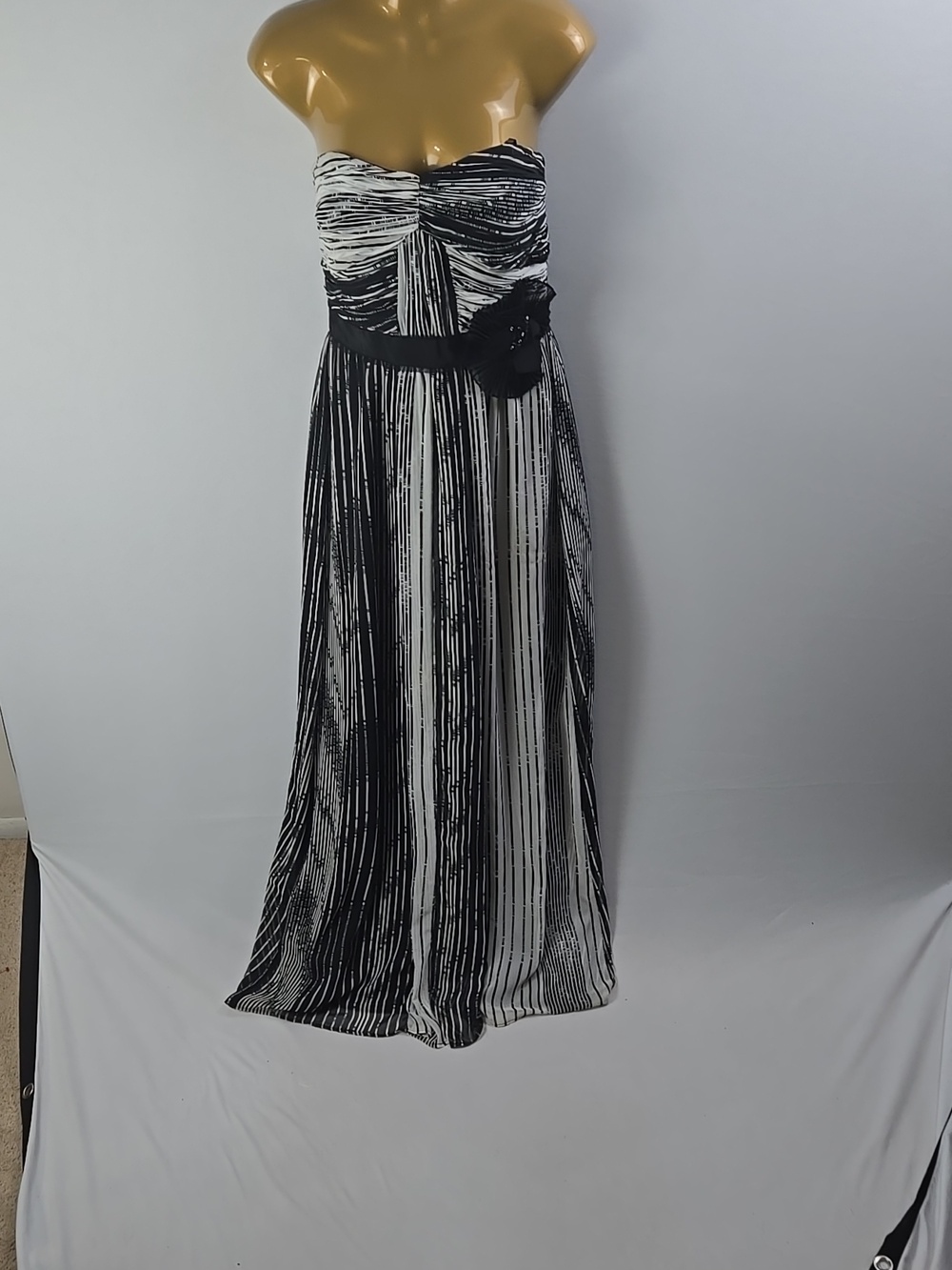 Max and Cleo Strapless Black And White Maxi Gown Sz 8 Formal Prom Special Event